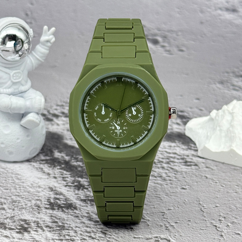 Famous Brand Fake Three-Eyed D - огляд і ціна Luxury Watch Maker